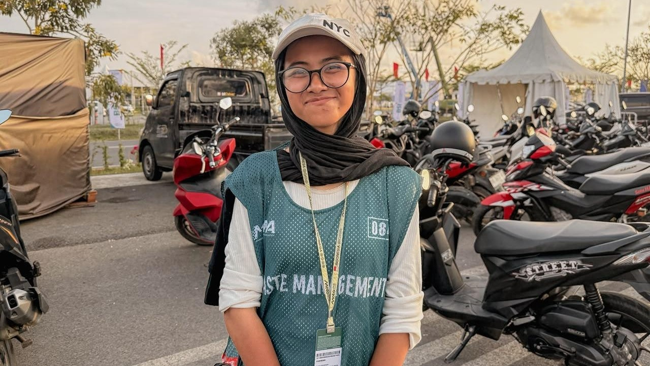 Pekerja di Pertamina Grand Prix of Indonesia 2026