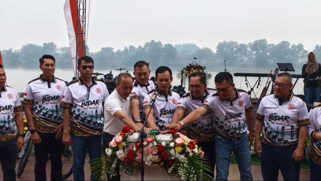 Lomba Bidar Tradisional Kodam II Sriwijaya Jadi Ajang Pelestarian Budaya dan Penjaringan Atlet
            - galeri foto