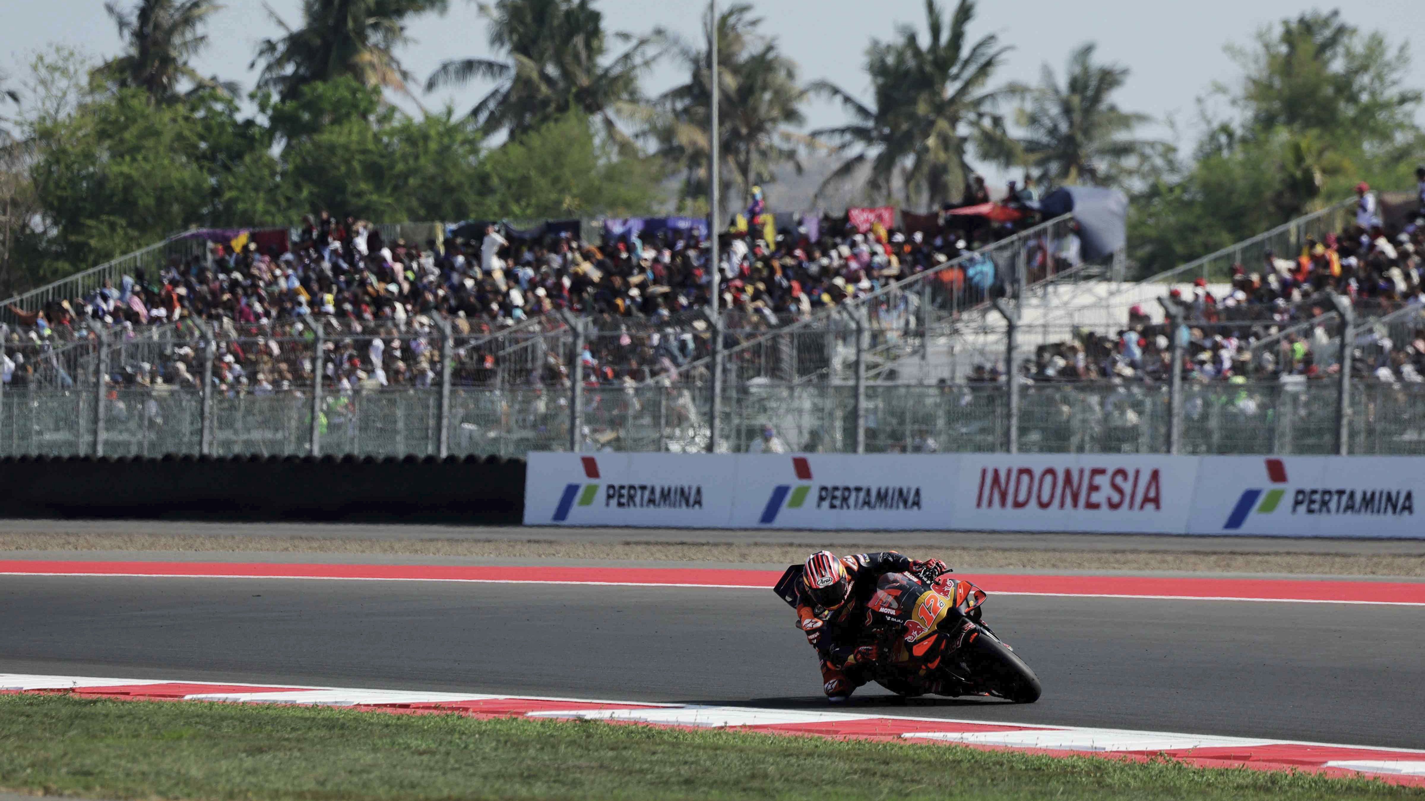 Maverick Vinales saat beraksi di hadapan penonton MotoGP Mandalika 2026.