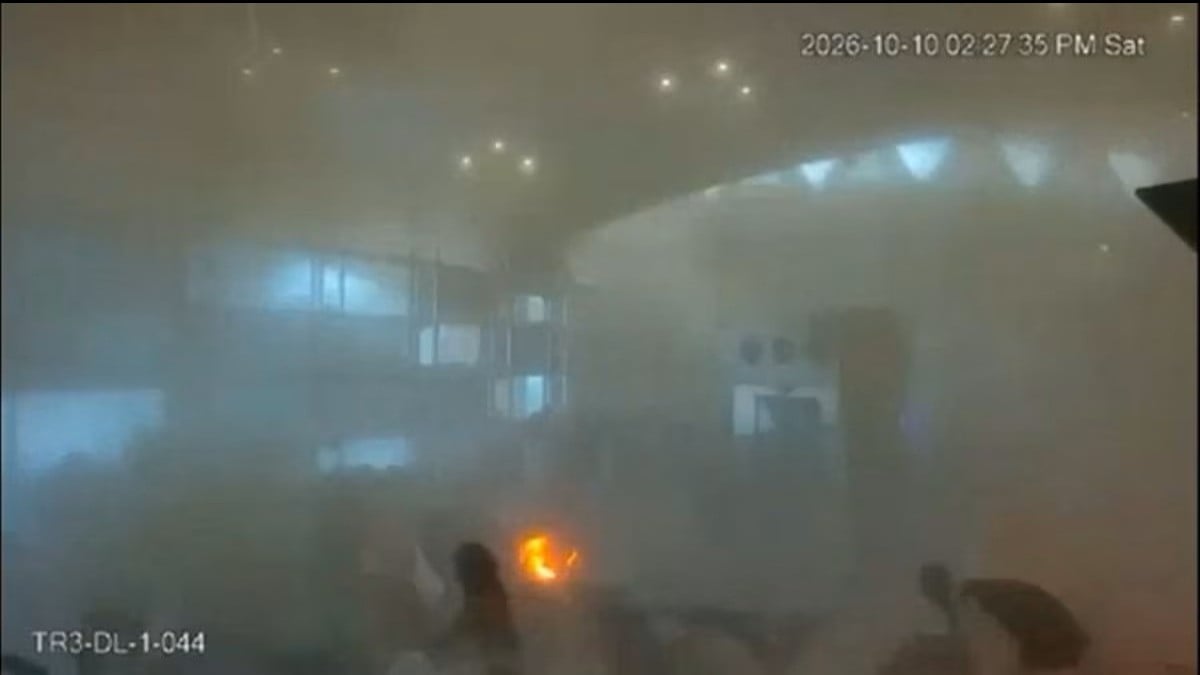 Houthi serang Bandara Riyadh, Arab Saudi
