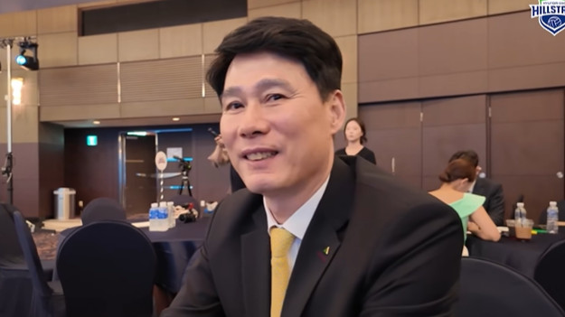 Pelatih Hyundai Hillstate Kang Sung-hyung