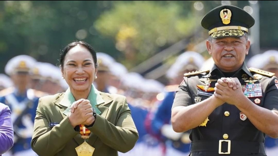 Wakil Panglima TNI Maruli Simanjuntak bersama sang istri, Paulina Pandjaitan