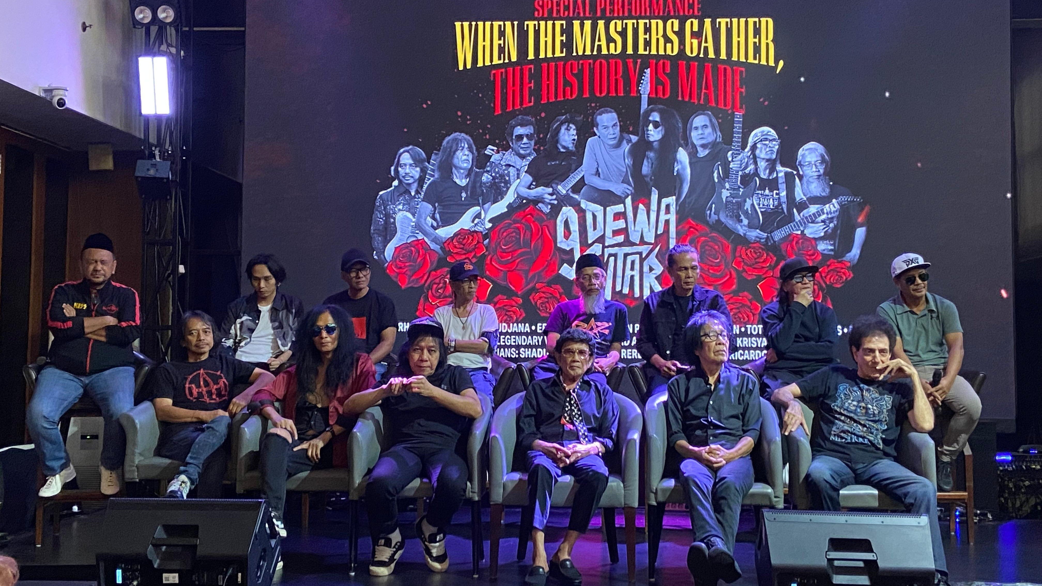 Sembilan gitaris legendaris Indonesia yang tergabung dalam 9 Dewa Gitar siap tampil dalam konser Guns N’ Roses.