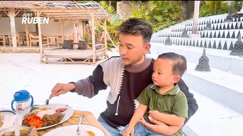 Anak angkat Ruben Onsu, Thayaka Putra Onsu