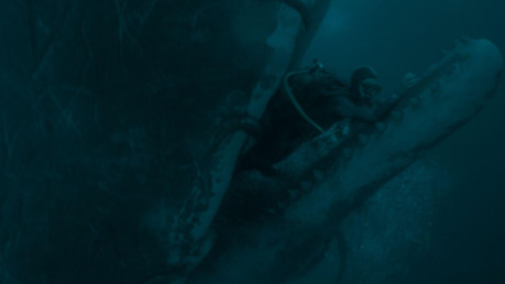 Austin Abrams sebagai Jay Gardiner dalam 20th Century Studios  “Whalefall”.