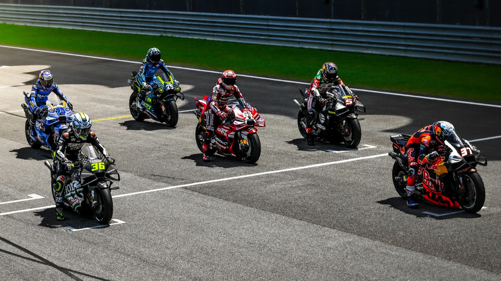 Francesco Bagnaia di sesi tes pramusim MotoGP 2026