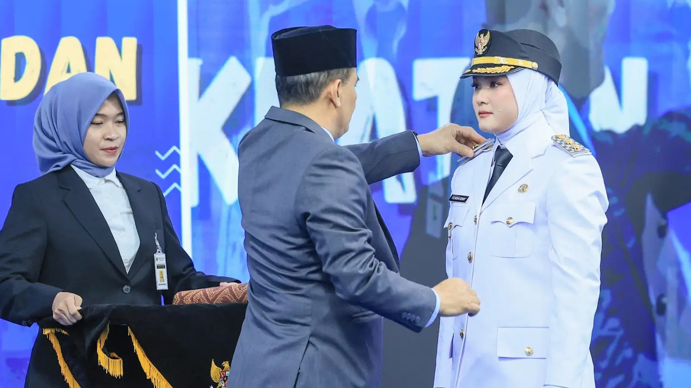 Mahanni Yulindha Pratiwi, Plt Bupati Klaten saat dilantik sebagai Wabup Klaten oleh Gubernur Jateng, Ahmad Luthfi