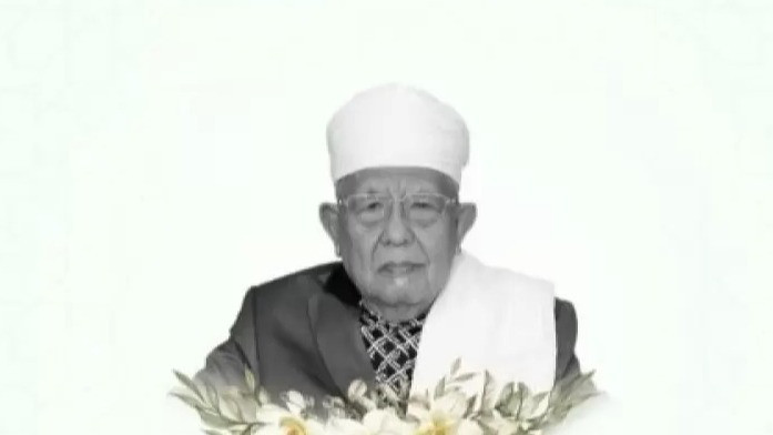 KH Syukron Makmun meninggal dunia