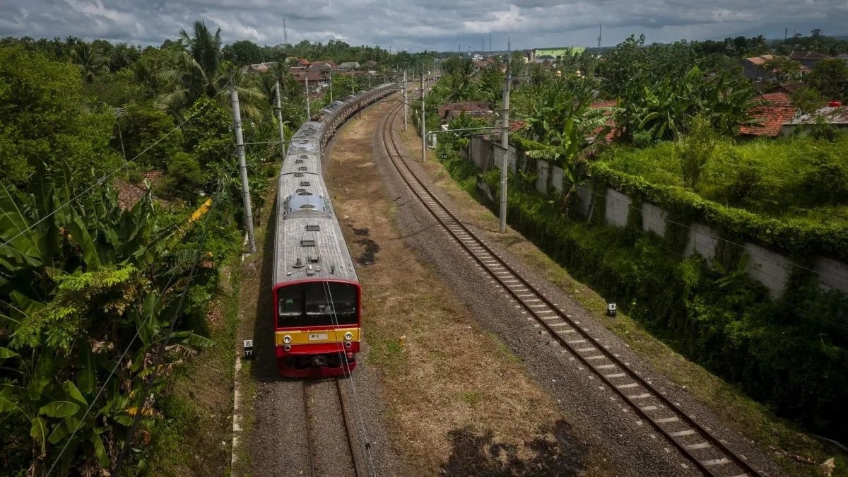 KRL Commuter Line Rangkasbitung-Tanah Abang