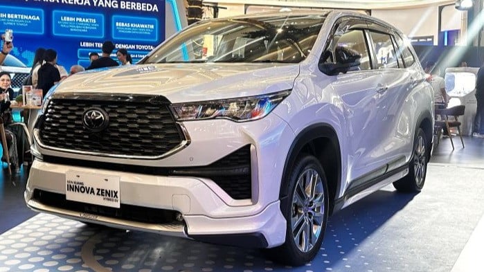 Toyota New Kijang Innova Zenix Hybrid EV