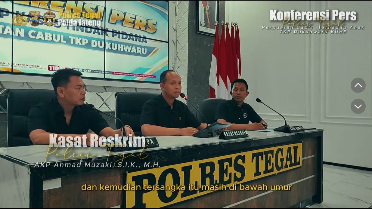 Kasat Reskim Polres Tegal AKP Ahmad Muzaki (tengah)