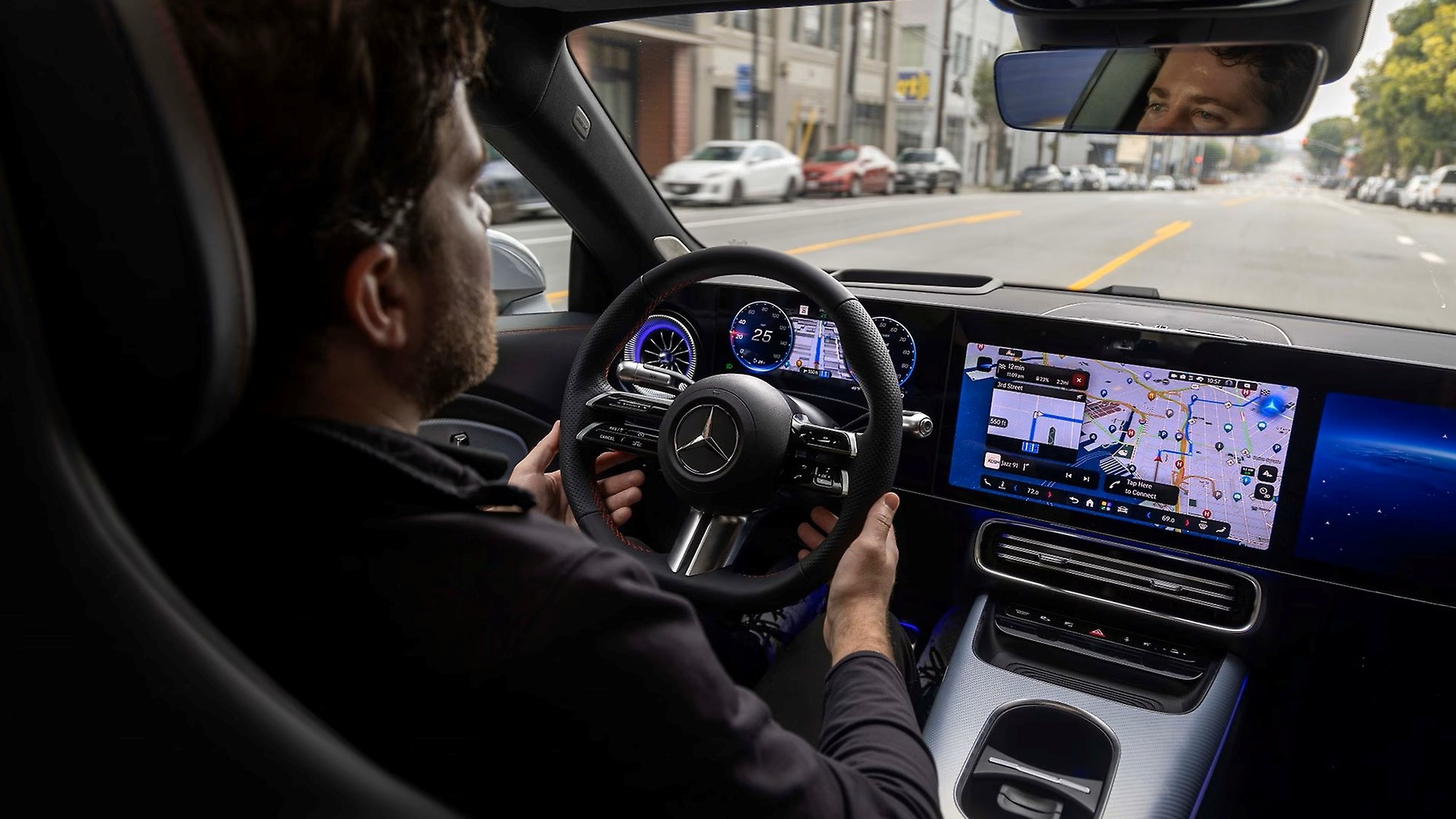 Ilustrasi MB.Drive Assist Pro di Mobil Mercedes