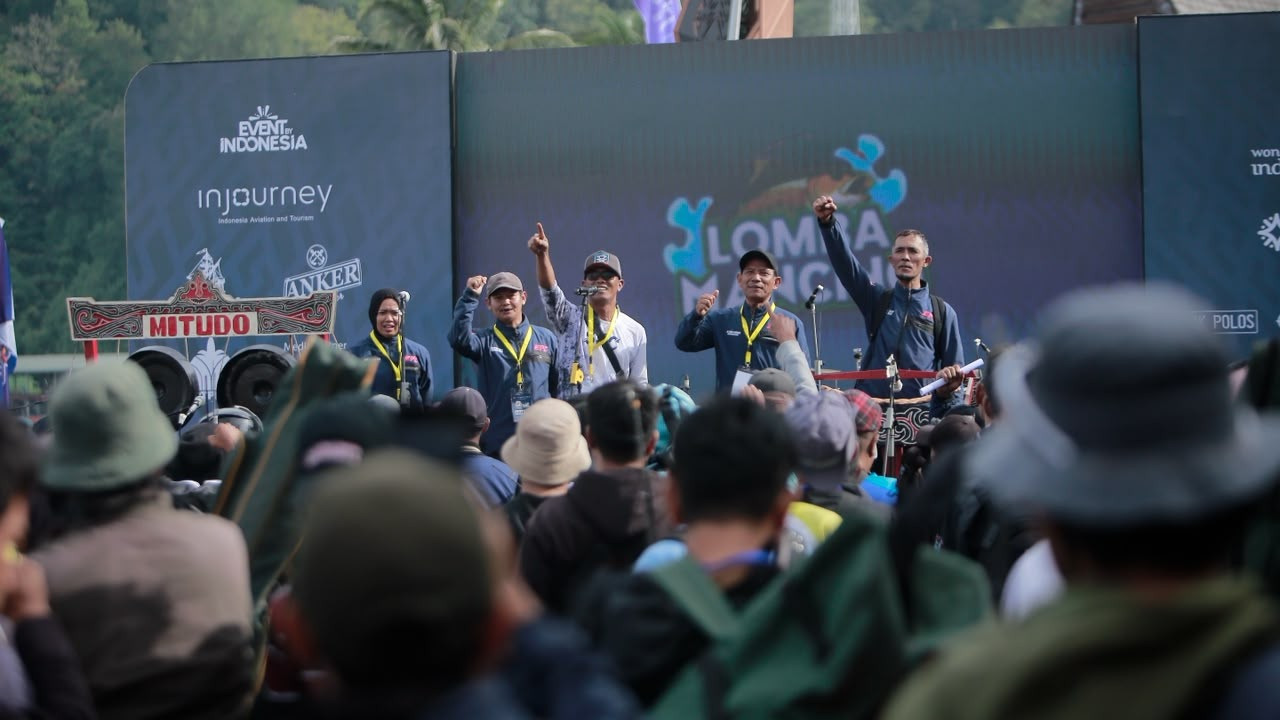 Ratusan pemancing dari berbagai daerah di Sumatera Utara hadir dalam lomba mancing di Danau Toba, Sabtu (24/10/2026).