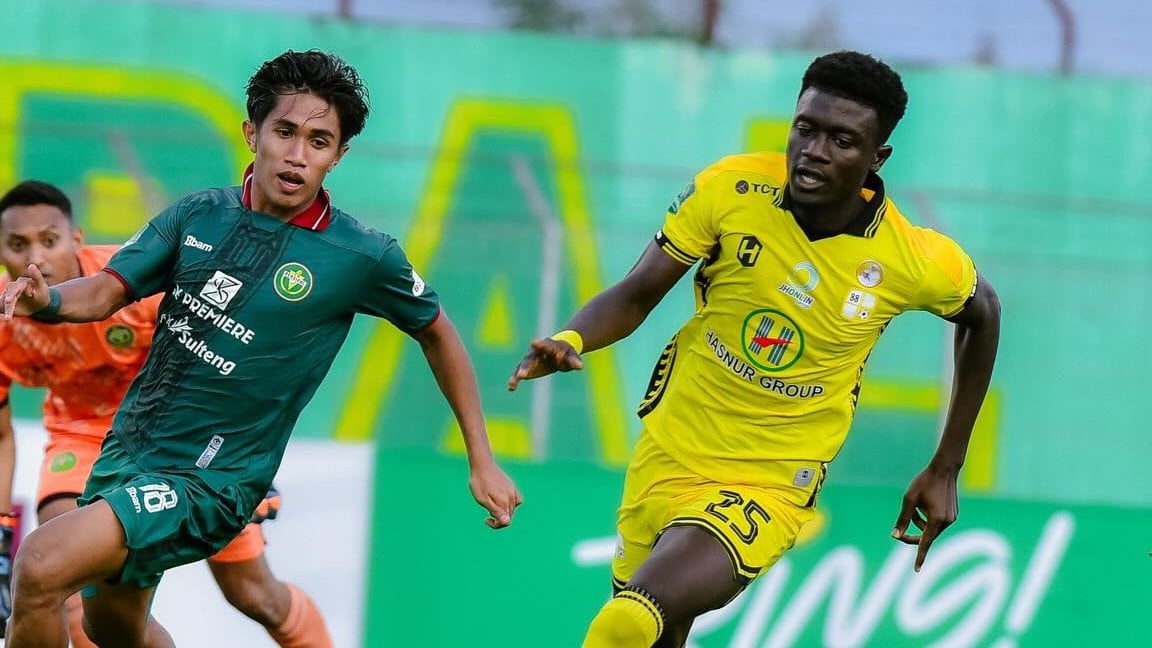 Lassana Doucoure (kanan)