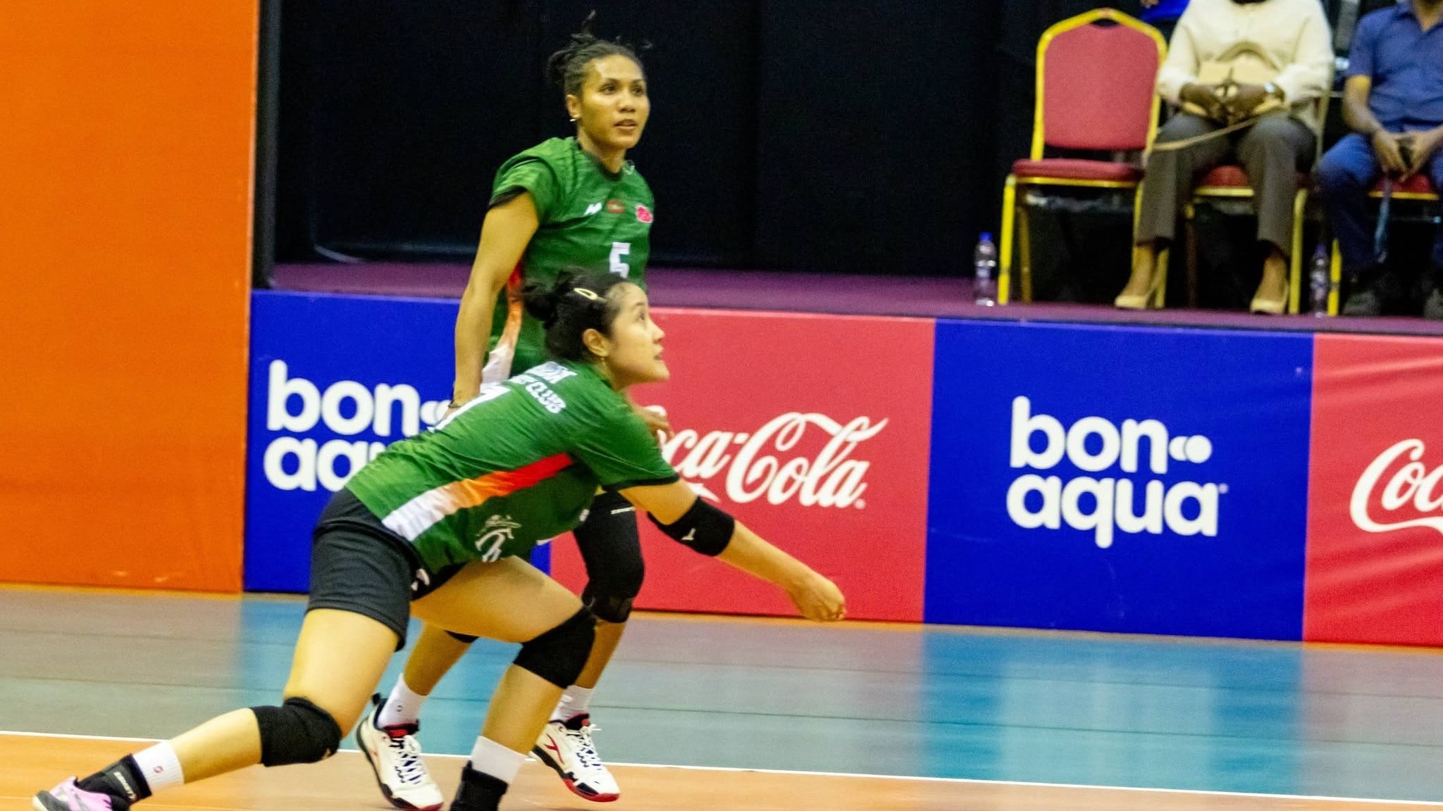 Medi Yoku dan Ratri Wulandari saat memperkuat Huraa Community Club di Liga Voli Maladewa
