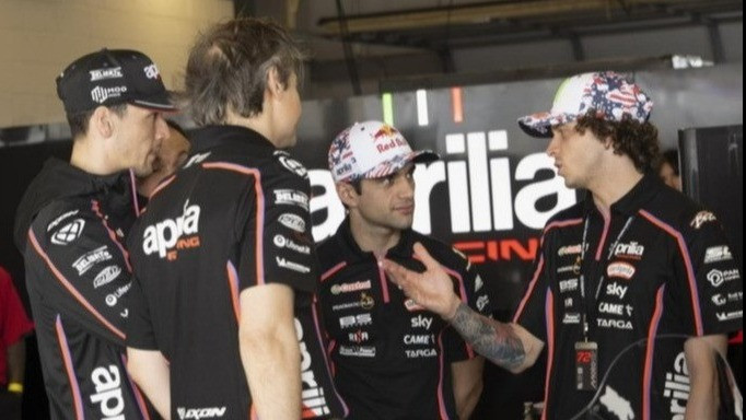 Dua pembalap Aprilia, Jorge Martin dan Marco Bezzecchi