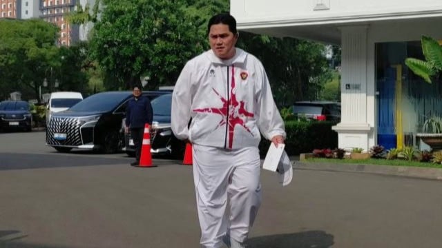 Menteri Pemuda dan Olahraga Erick Thohir tiba di kompleks Istana Kepresidenan Jakarta, Kamis (29/10/2026)
