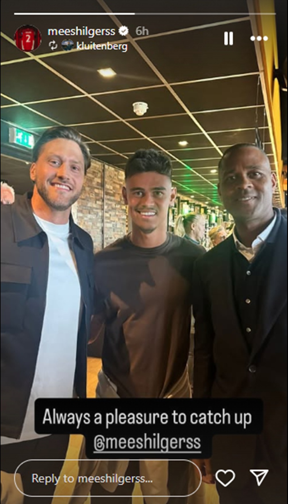 Mees Hilgers Dibekukan dari Skuad FC Twente, Patrick Kluivert Langsung Turun Tangan Temui sang Pemain Timnas Indonesia
            - galeri foto