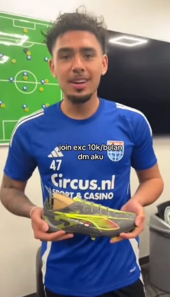 Eliano Reijnders Beri 'THR' Spesial kepada Pemain Keturunan Eropa Ini, Bujuk Rayu demi Gabung Timnas Indonesia?
            - galeri foto