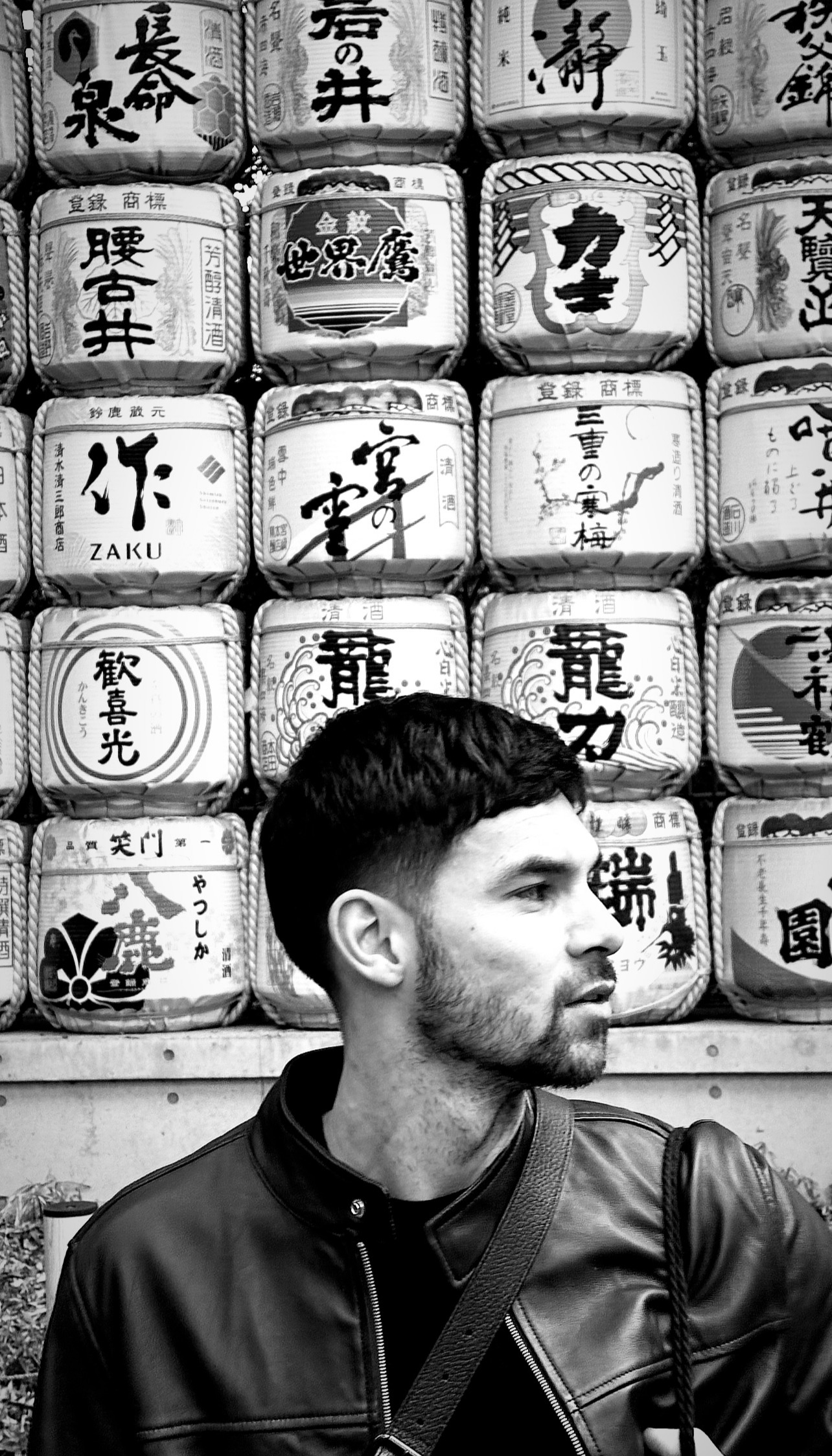 Kencan Seru ala Sandy Walsh dan Istri di Jepang, Mulai dari Shibuya Crossing sampai Meiji Jingu
            - galeri foto