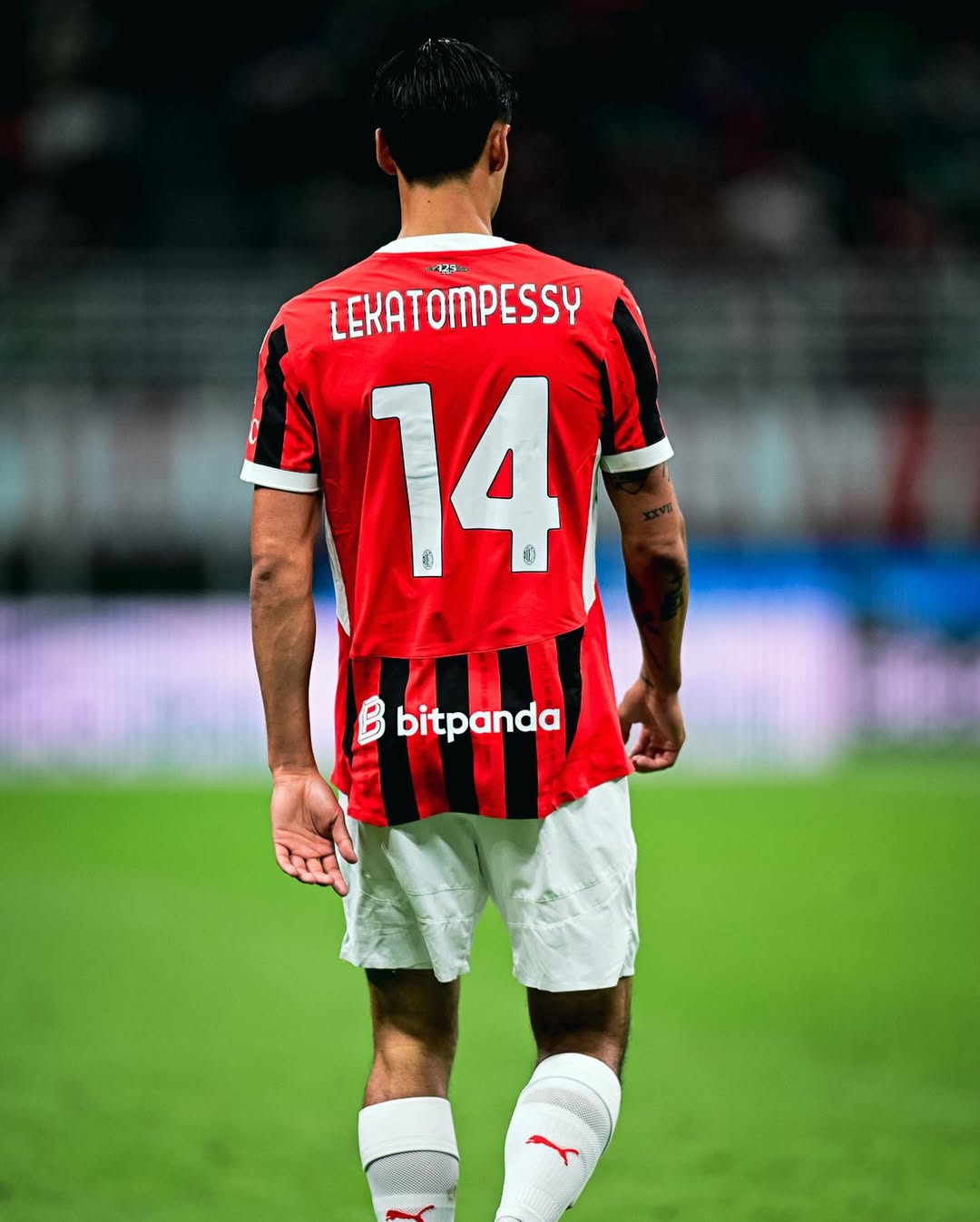 AC Milan Rayakan Hari Ibu, Tijjani Reijnders Kembali Pakai Jersey Nama Indonesia
            - galeri foto