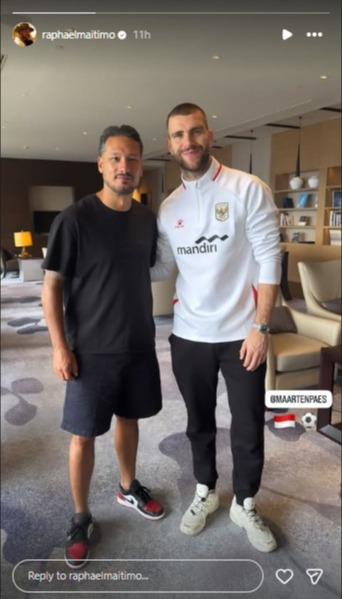 Eks Pemain Timnas Indonesia, Raphael Maitimo Sambangi Maarten Paes