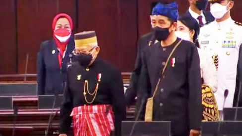 Presiden Pakai Baju Suku Baduy Hadiri Sidang Tahunan Mpr