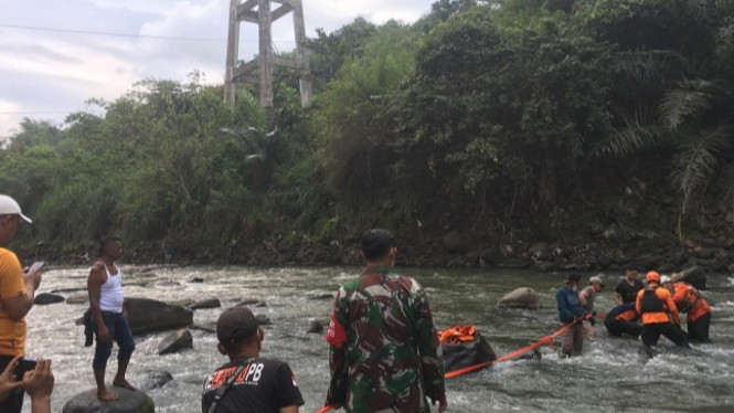 Pathetic!  Jumping from Cirahong Bridge, Man in Tasikmalaya Dies Floating