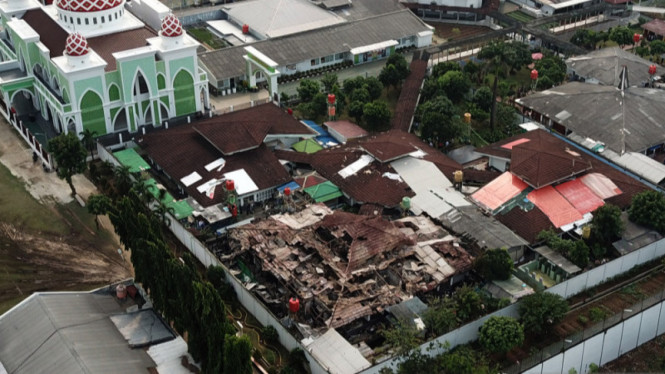 Polisi Selidiki Dugaan Unsur Pidana Dalam Kebakaran Lapas Tangerang Halaman 3<script async src=