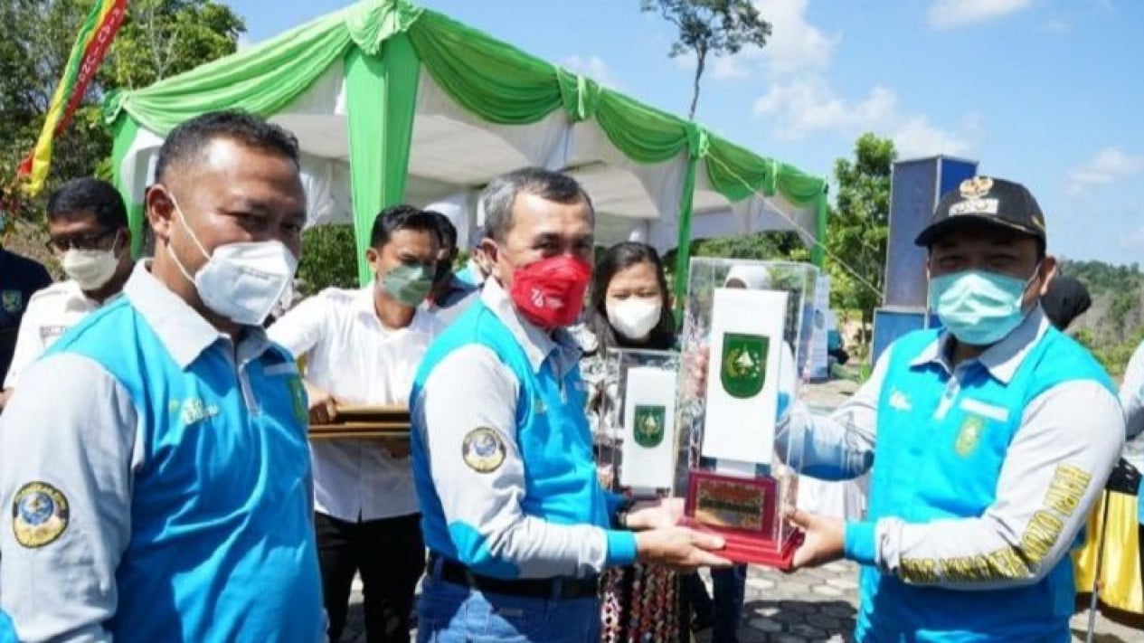 Ini Dia Peraih Predikat Daerah Terbersih di Riau
            - galeri foto