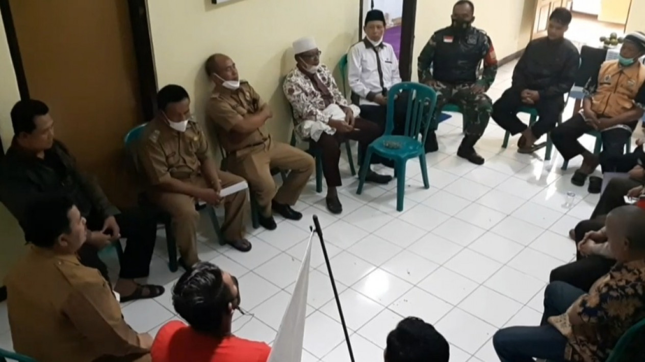 Mabes Polri Dalami Pembaiatan NII di Garut
            - galeri foto