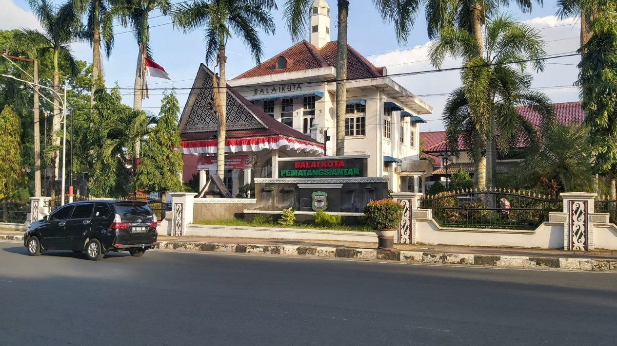 DPRD Pematangsiantar Usulkan Pemberhentian Wali Kota dan Wakil Wali Kota Pematangsiantar
            - galeri foto