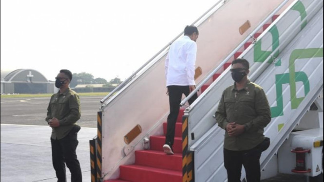 Presiden Jokowi Groundbreaking Pabrik Smelter Freeport Di Gresik<script async src=