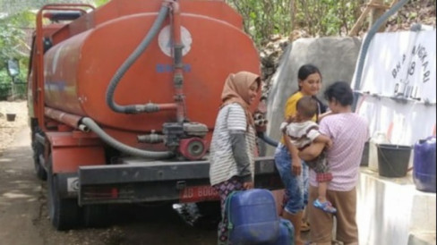 "Dropping" Air Bersih Dihentikan, Personil BPBD Gunungkidul Disiagakan ...