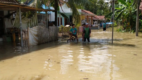 Tanggul Sungai Di Cilacap Jebol, Ratusan Rumah Warga Di 4 Desa Terendam ...