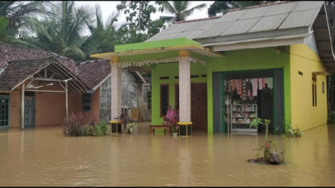 Banjir Rendam Puluhan Rumah Di Panimbang Pandeglang