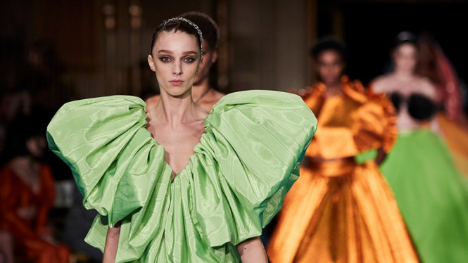 Prediksi 4 Warna  Baju  yang Akan Jadi Tren Fashion 2022  