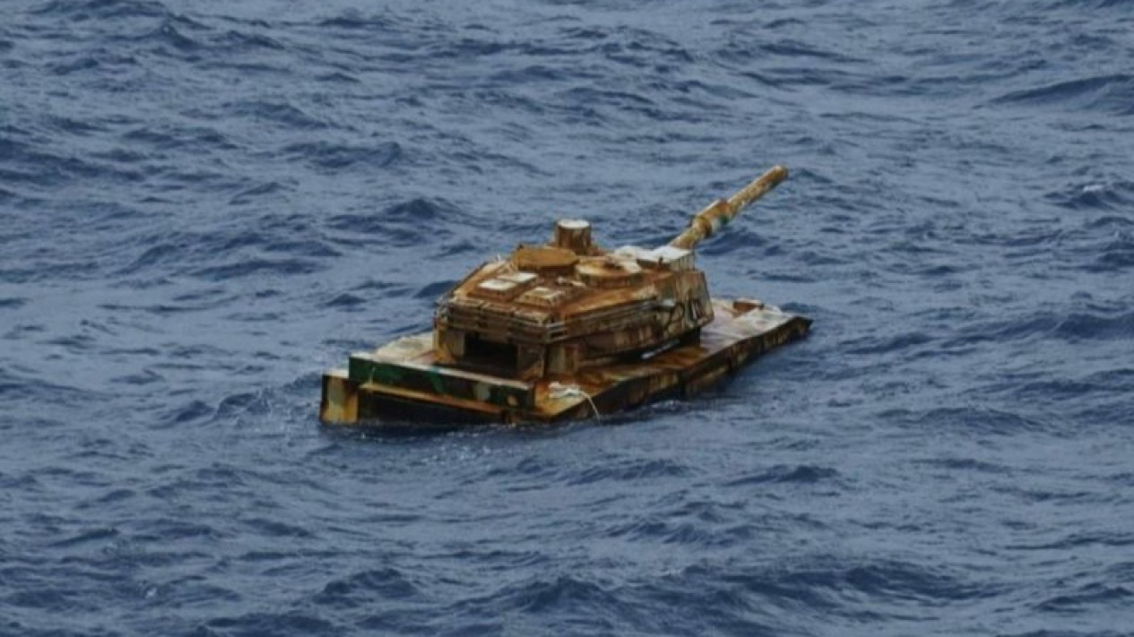 Temuan Benda Mirip Tank di Perairan Natuna Tidak Berbahaya
            - galeri foto