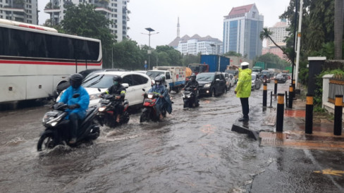 Jakarta Diguyur Hujan, Titik Ini Yang Tergenang