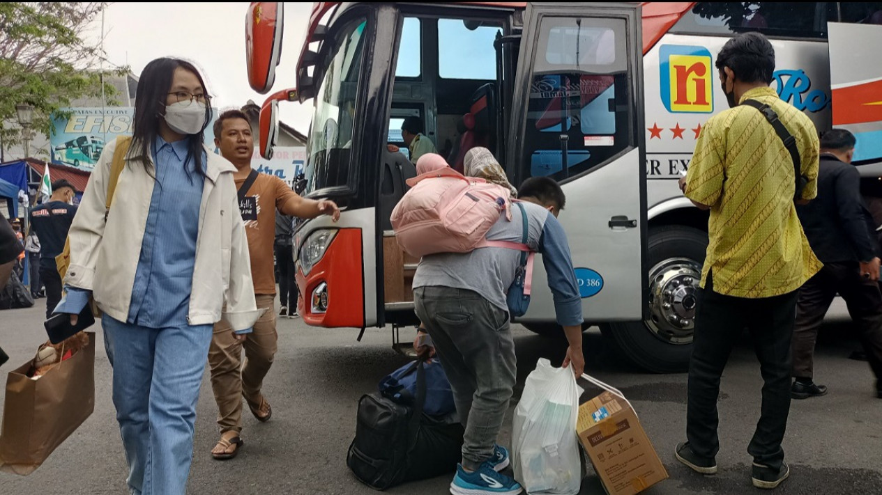 Libur Kuliah, Mahasiswa Mulai Mudik Tinggalkan Yogyakarta
            - galeri foto