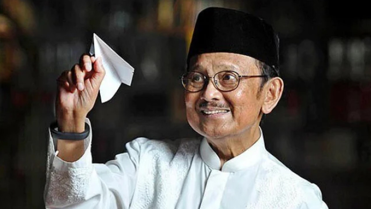 Profil Presiden RI Ke-3 BJ Habibie, Sang Bapak Teknologi
            - galeri foto