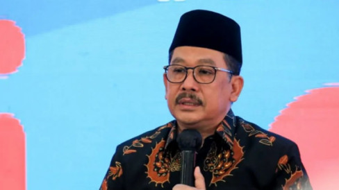 Foto Gus Yaqut Merangkul Ragil Mahardika Viral di Sosial Media, Wamenag ...