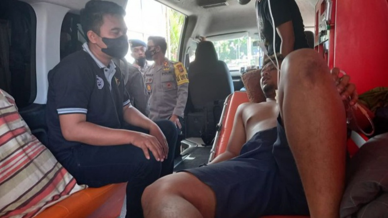 Polisi Di Dompu Tangkap Tiga Terduga Pelaku Penganiaya Anggota Brimob
            - galeri foto