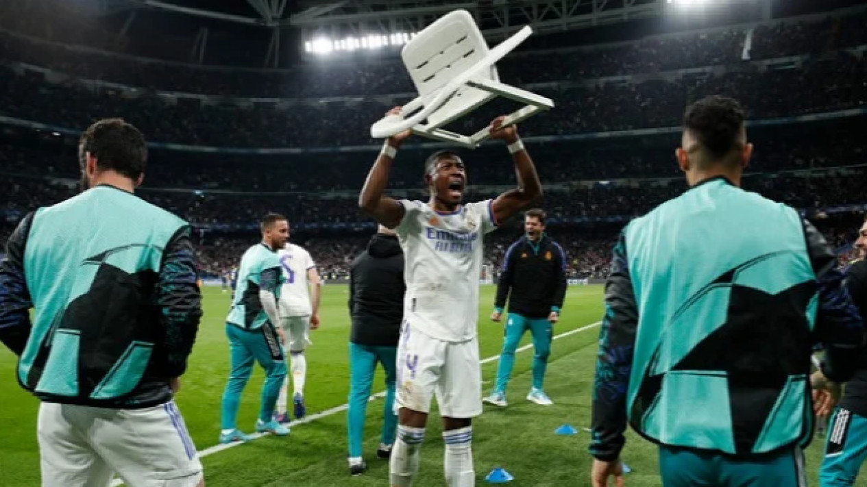 Bintang Real Madrid David Alaba Kerap Melakukan Selebrasi Angkat Kursi, Mengapa?
            - galeri foto