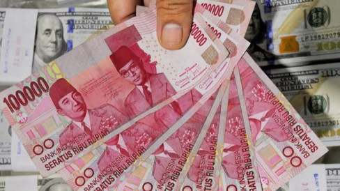 Rupiah Ditutup Menguat Menanti Testimoni Gubernur The Fed