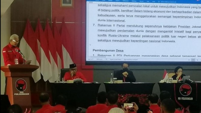 Momen Ganjar Pranowo Baca Rekomendasi Rakernas: Capres PDIP Hak Megawati