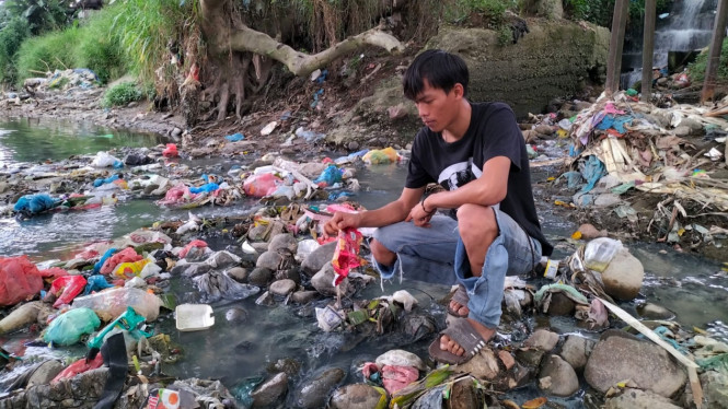 Sungai Deli Dalam Keadaan Darurat Pohon Plastik Dan Timbulan Sampah