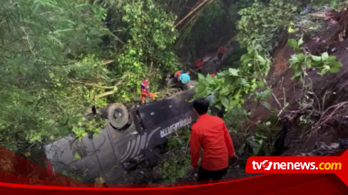 Korban Kecelakaan Bus Pariwisata Rombongan Pelajar SD Yang Masuk Jurang ...