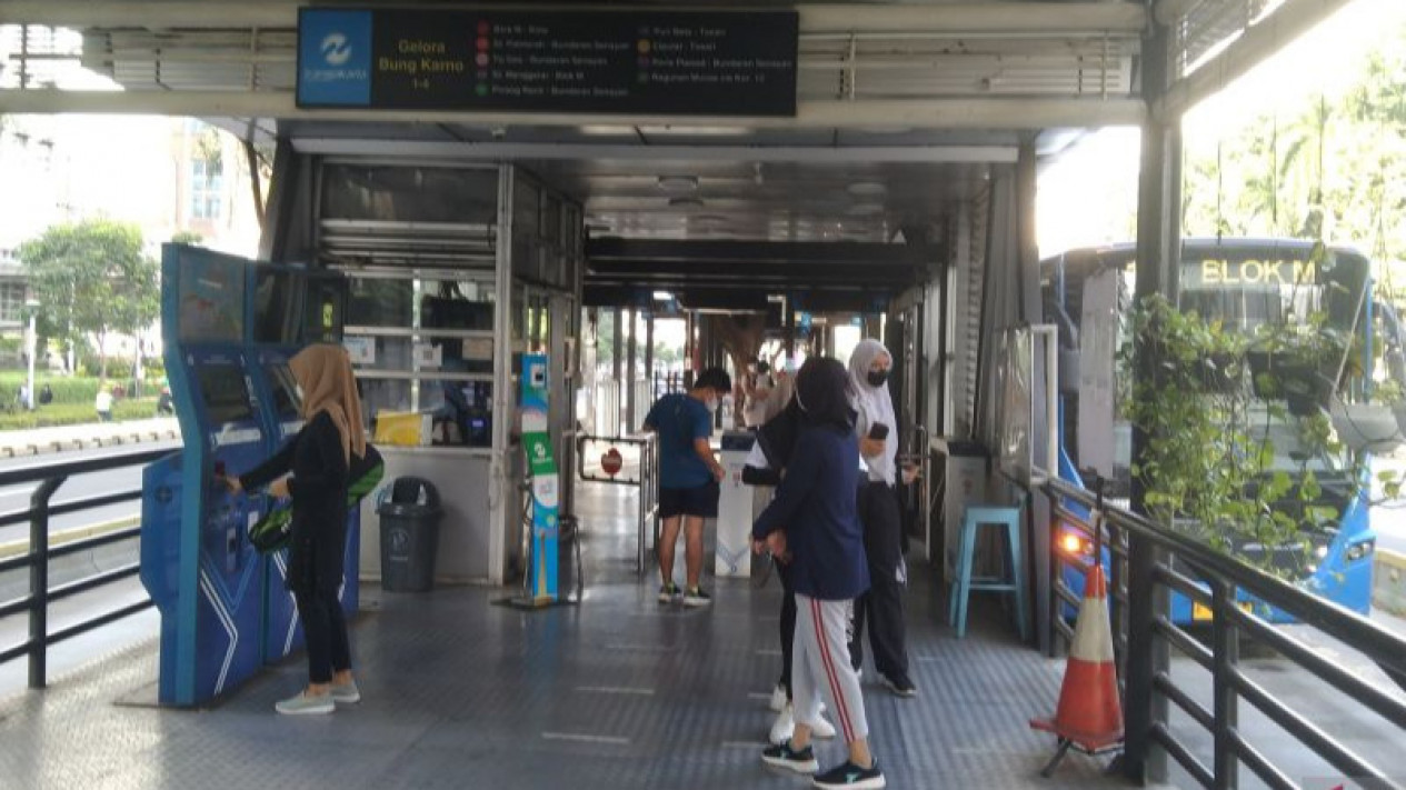 TransJakarta Sebar Foto Pria Kerap Lakukan Aksi Mesum ke Penumpang