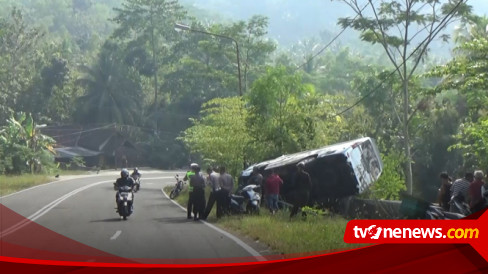 Sopir Mengantuk, Mobil Elf Tabrak Pengendara Motor Di Jalur Solo ...